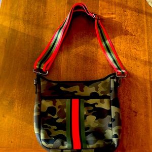 Peyton Soho | Camo Neoprene Messenger